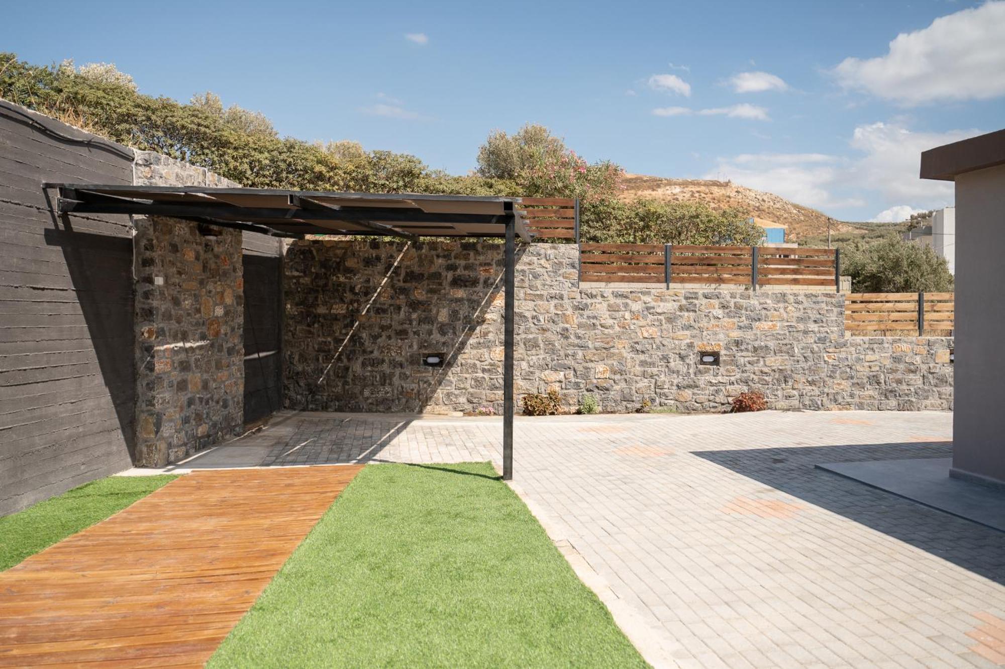 Majestic Manor With Outdoor Jacuzzi By 8Essentially Karteros Exterior foto