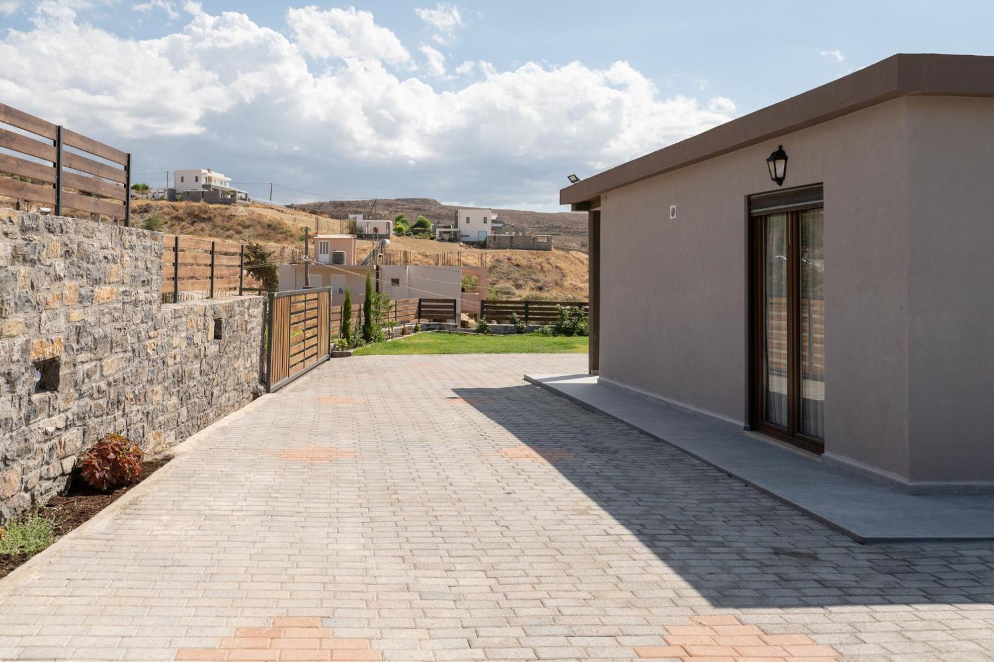 Majestic Manor With Outdoor Jacuzzi By 8Essentially Karteros Exterior foto