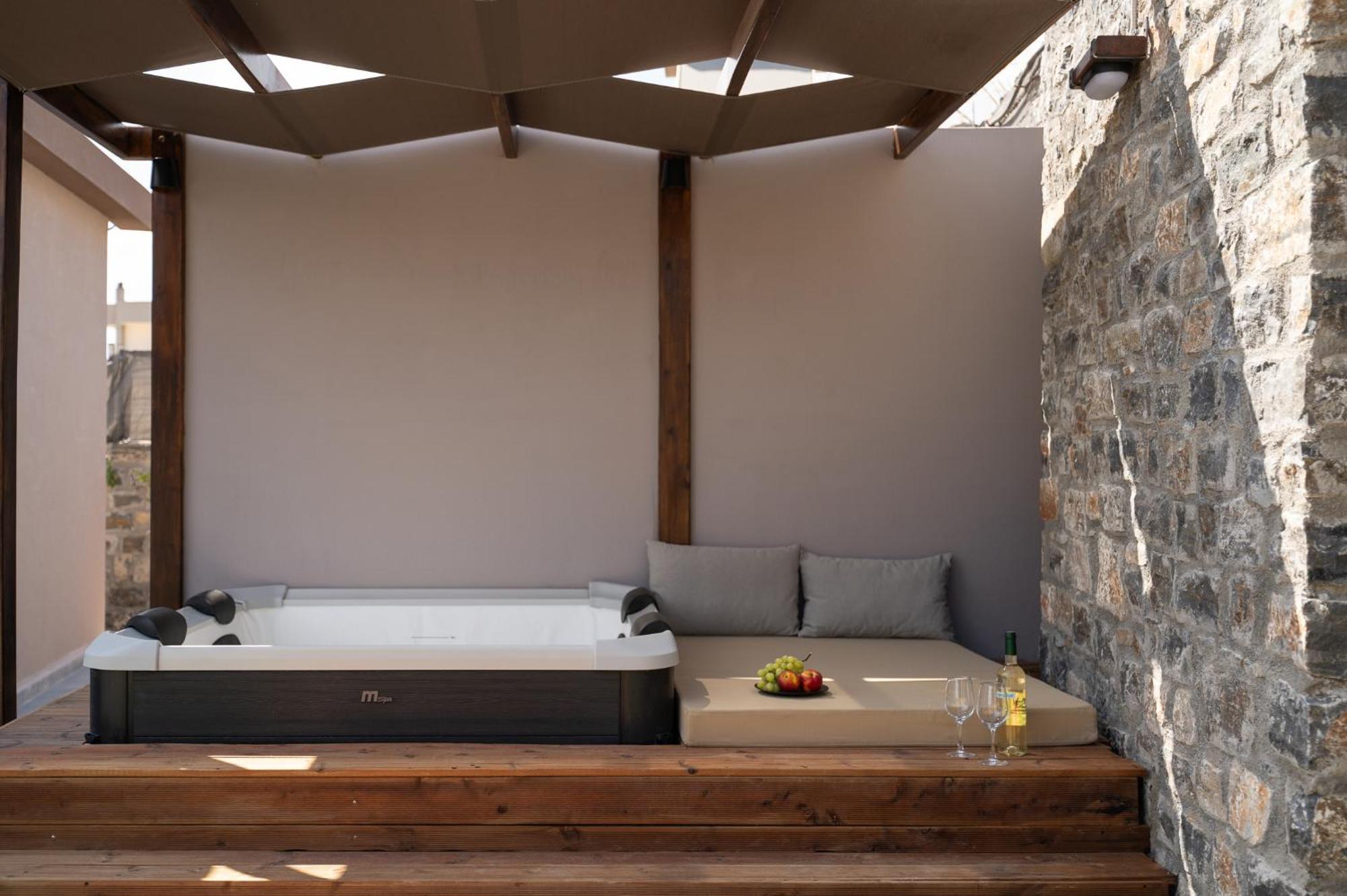Majestic Manor With Outdoor Jacuzzi By 8Essentially Karteros Exterior foto
