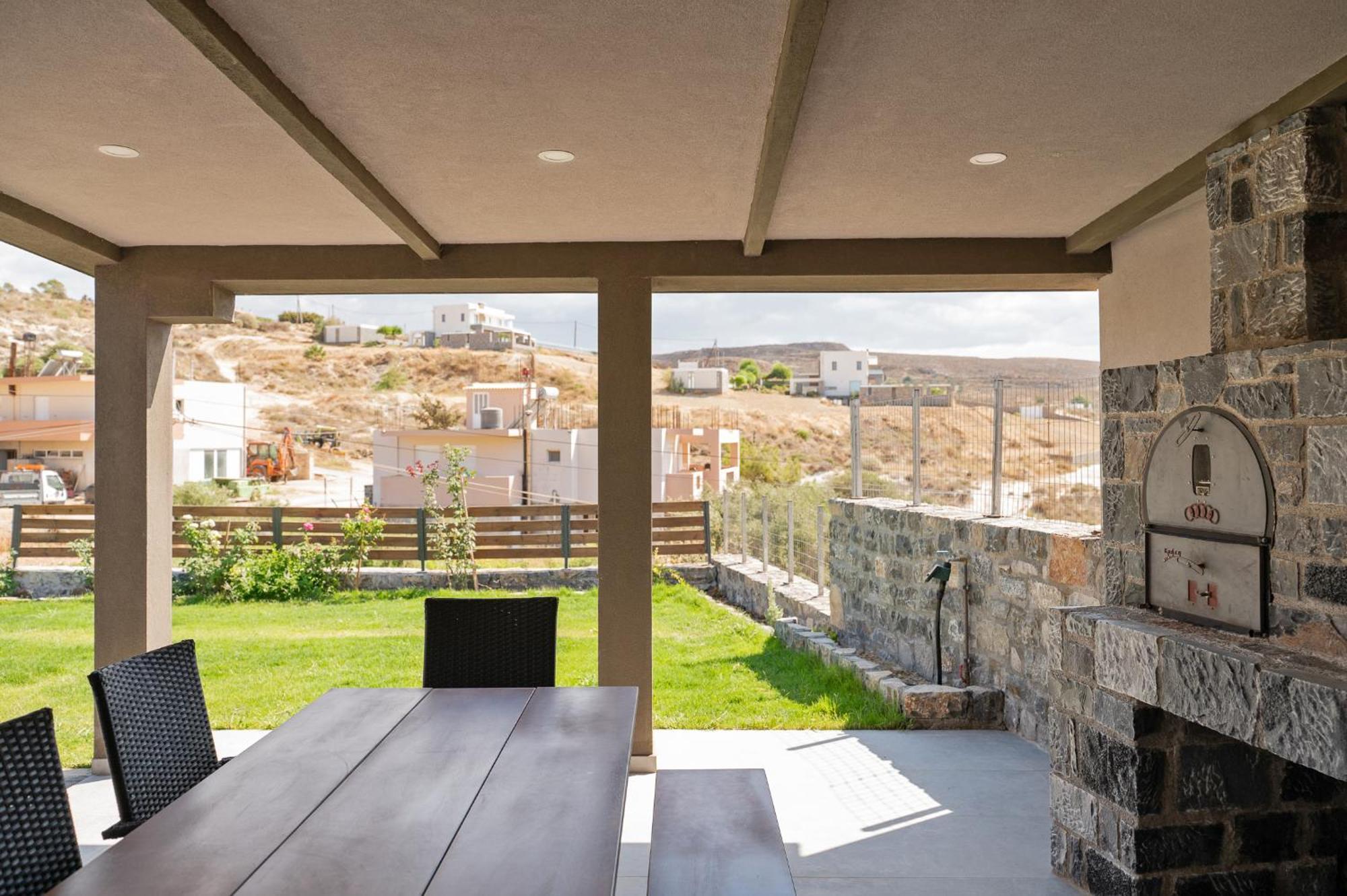 Majestic Manor With Outdoor Jacuzzi By 8Essentially Karteros Exterior foto